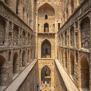 Ugrasen Ki Baoli